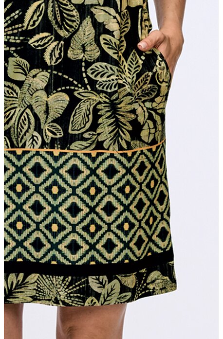 Volnější zeleno černé dámské šaty s kapsami 7124