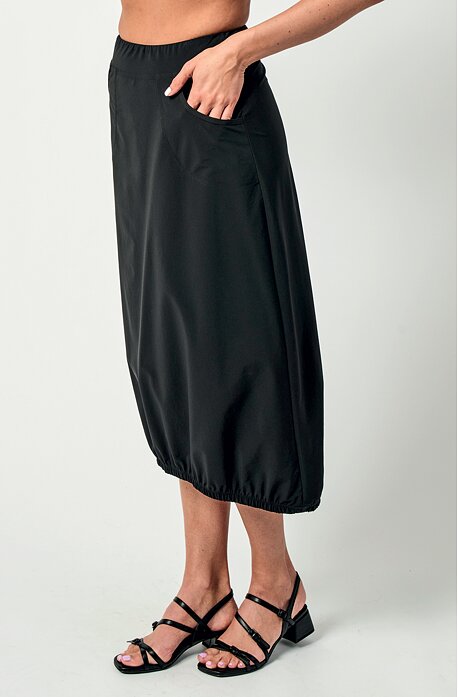 Letní delší černá dámská sukně s kapsami 161 sil