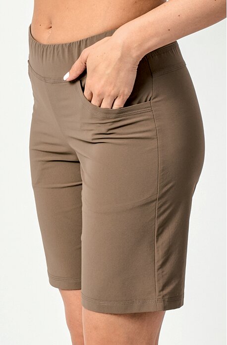Funkčné hnedé dámske kraťasy s vreckami 213 sil