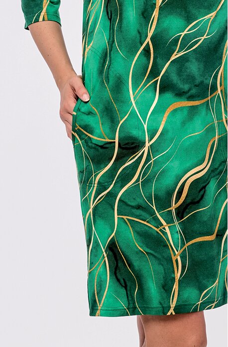 Volnější zelenozlaté dámské šaty s kapsami a 3/4 rukávy 7042