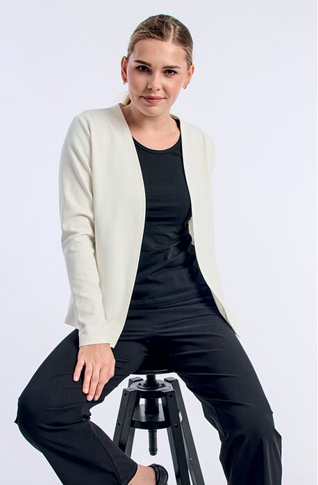 Kratší smetanový dámský kardigan 7601