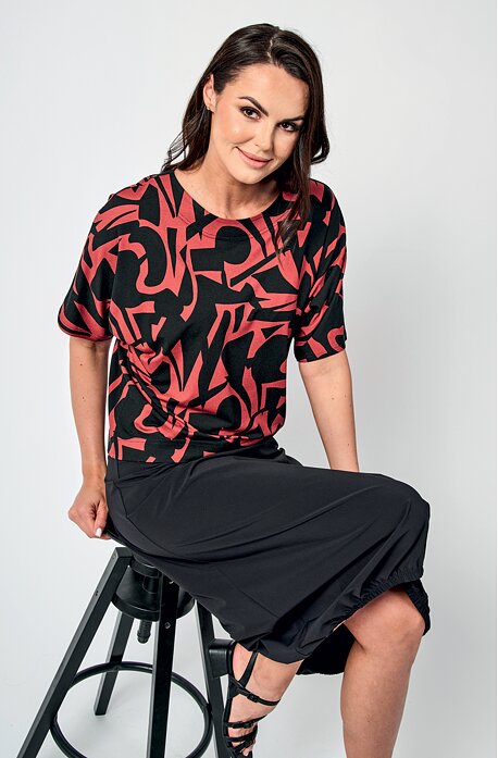 Letní delší černá dámská sukně s kapsami 161 sil