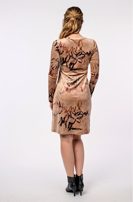 Béžové zamatové dámske šaty 7088