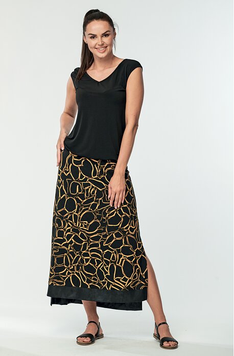 Dlouhá černá dámská sukně s rozparkem 125