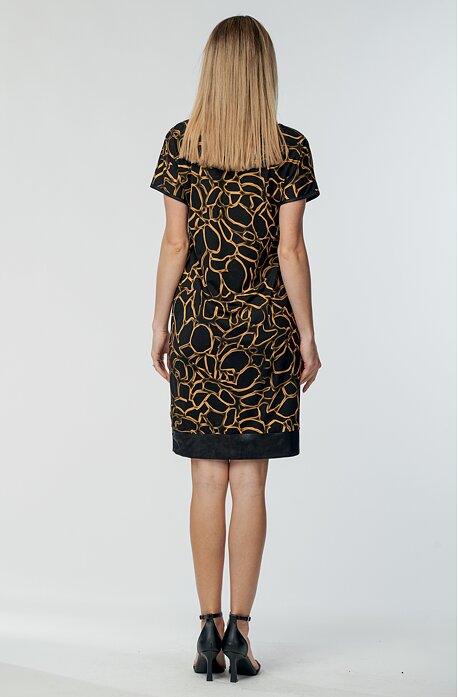 Elegantní kimonové černé dámské šaty se zlatým vzorem 7014