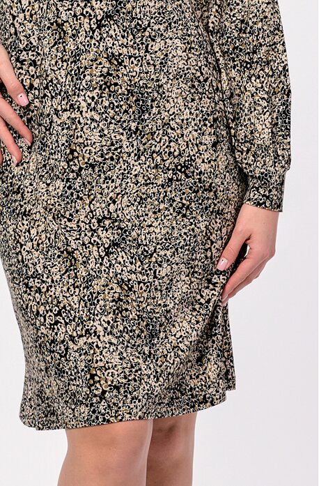 Rovné hnědobéžové dámské šaty s dlouhými rukávy a s výstřihem s prostřihem  7106