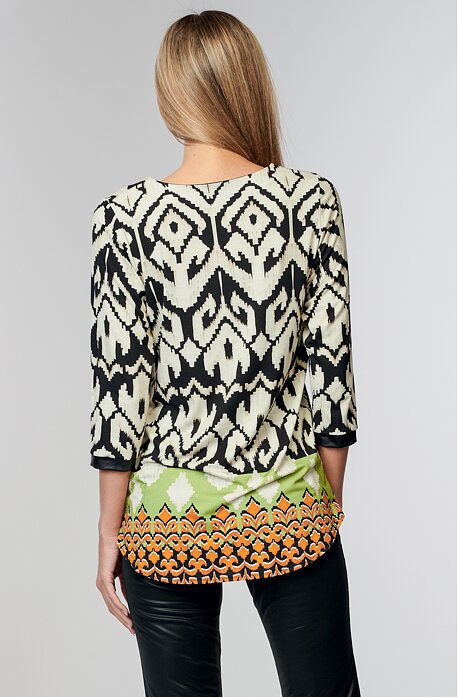 Voľnejšia béžovo-zelená vzorovaná dámska blúzka s 3/4 rukávmi a légou 7752