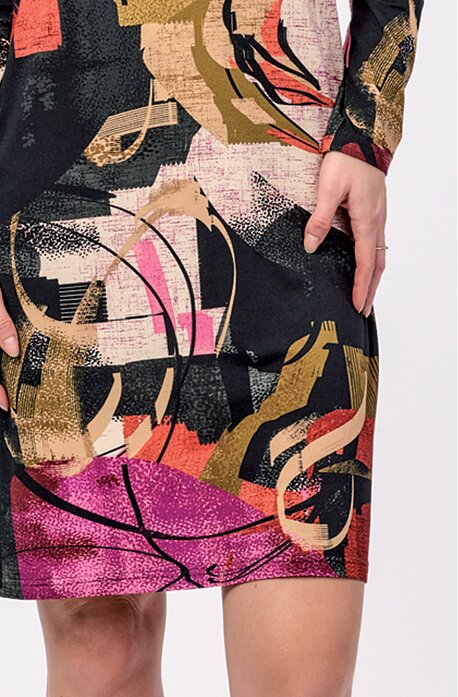 Barevné dámské šaty s lodičkovým výstřihem 7191