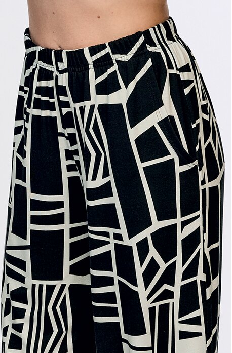 Černo béžové dámské 7/8 kalhoty s kapsami 387